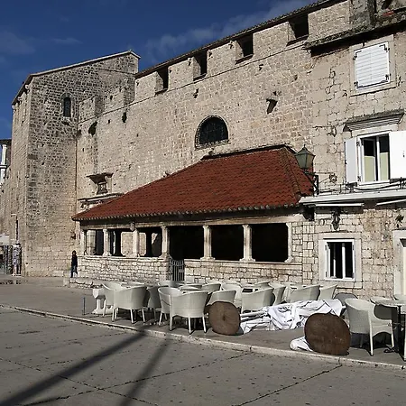 Livia بيت ضيافة تروغير