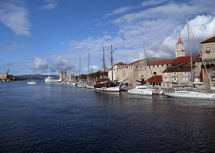 Livia 3* Trogir