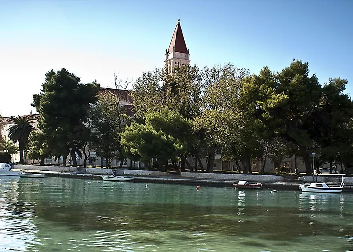 利维娅旅馆 招待所 3*