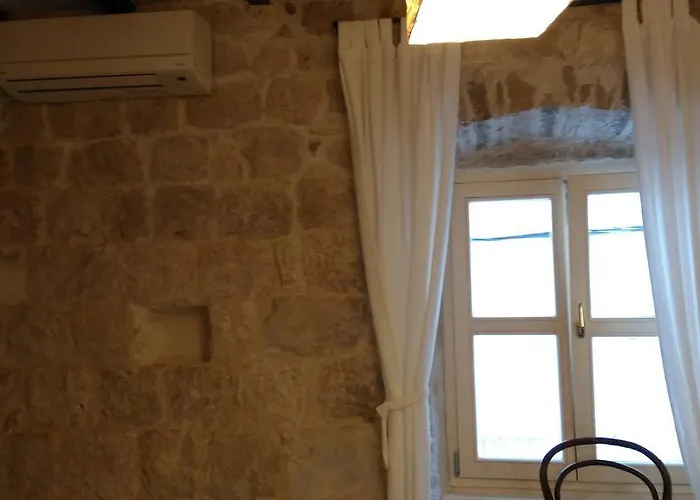 利维娅旅馆 特罗吉尔