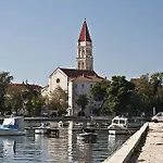 Pensión Livia Trogir